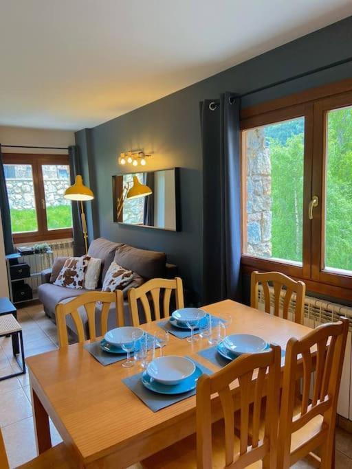 Moderno Y Rustico En Ransol 6pax L By Bonesvacances *
